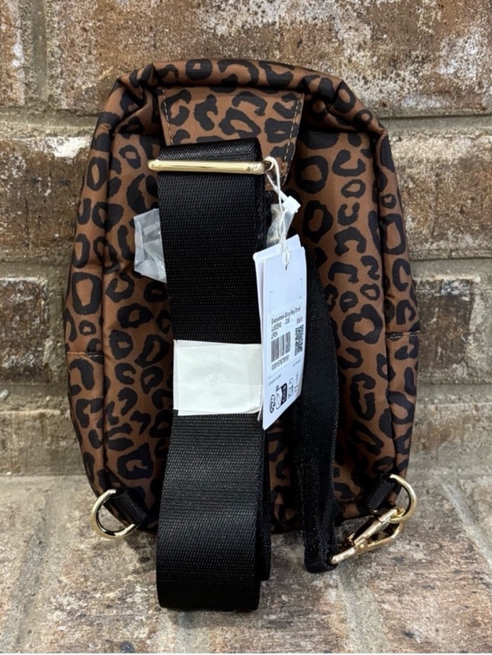 NWT Lululemon Everywhere Sling Bag Small In Leopardo Shift Midi Desert Khaki - Picture 4 of 9